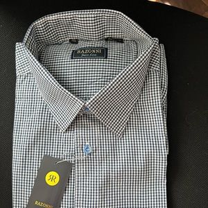 Short sleeve shirt for men.